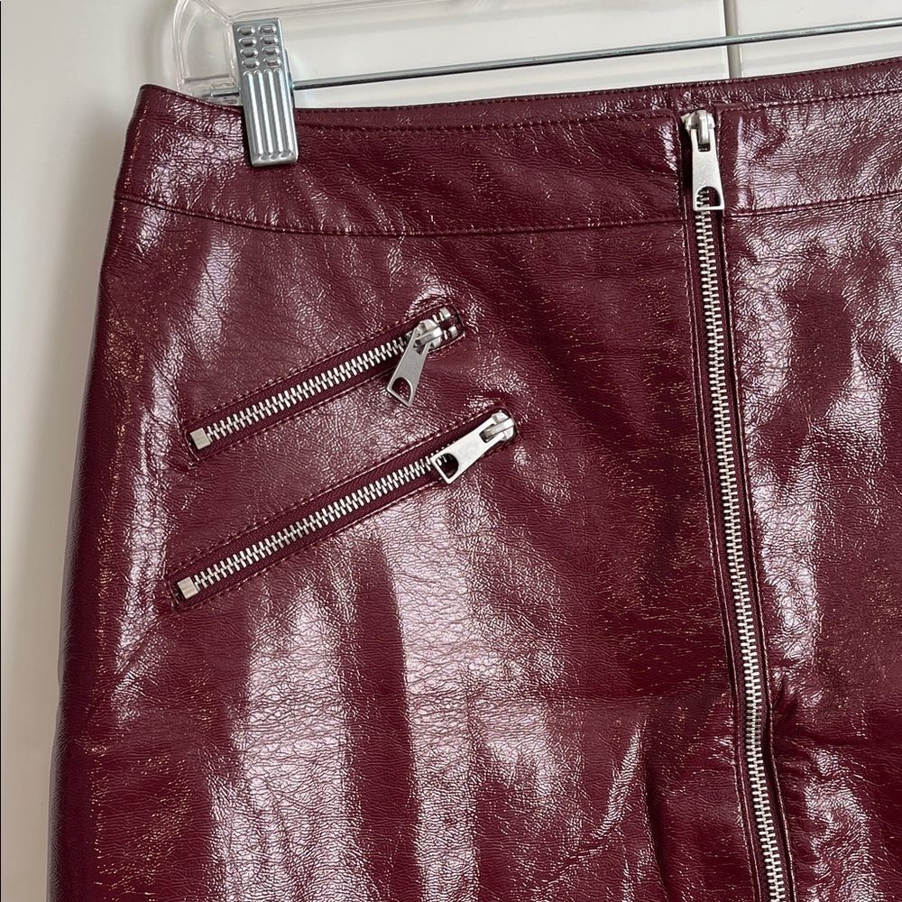 NWOT VERO MODA Faux Leather Oxblood Burgundy Mini Skirt Zippers Lined, Size M - Picture 4 of 9